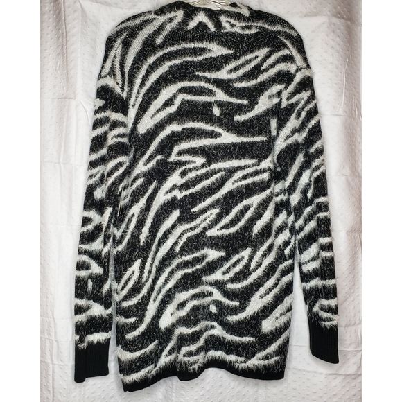 New SUSINA Zebra Black and White Cardigan Small - Picture 4 of 6